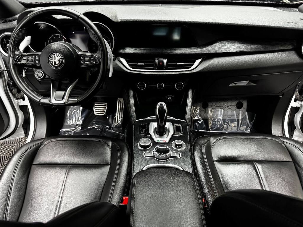 Used 2023 Alfa Romeo Stelvio Sprint image 38