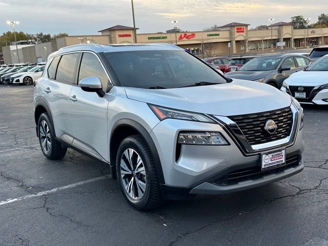 Certified 2022 Nissan Rogue SV w/ SV Premium Package AWD/4WD image 3