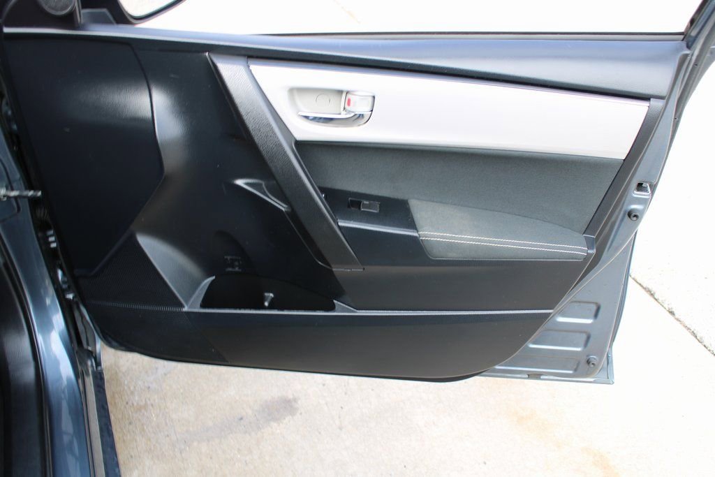 Used 2017 Toyota Corolla LE w/ Carpet Mat Package (TMS) image 23