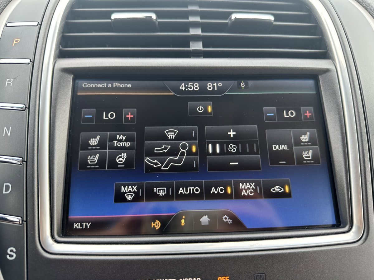 Used 2016 Lincoln MKX Reserve w/ Luxury Package FWD image 22