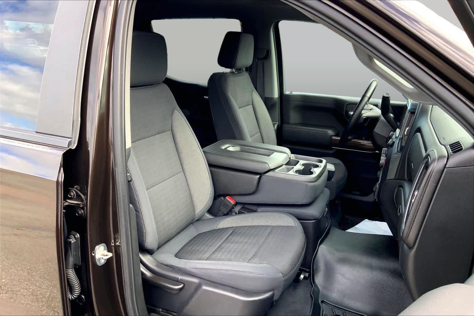 Used 2019 Chevrolet Silverado 1500 LT w/ Texas Edition AWD/4WD image 9