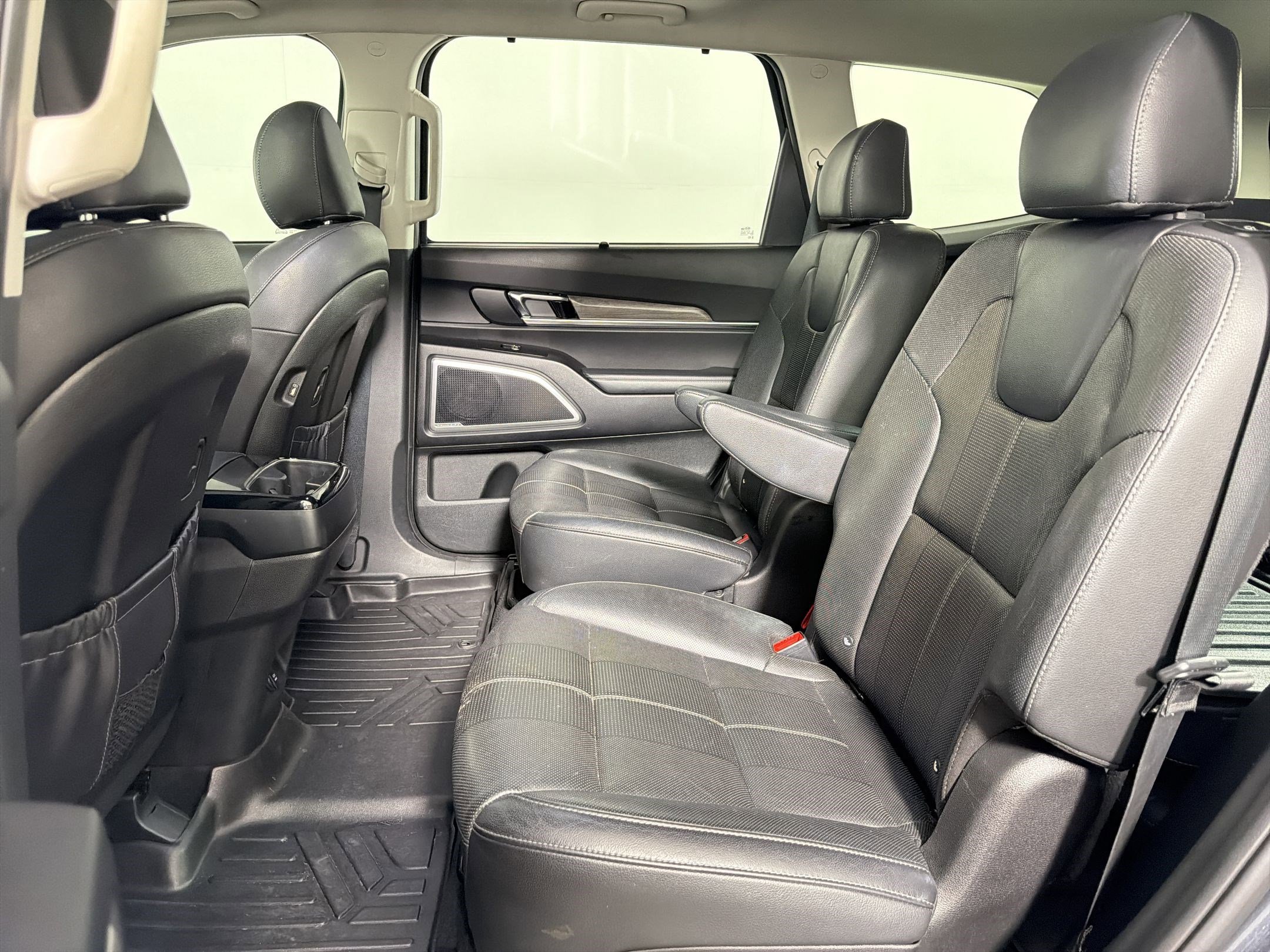 Used 2020 Kia Telluride EX w/ EX Premium Package image 14