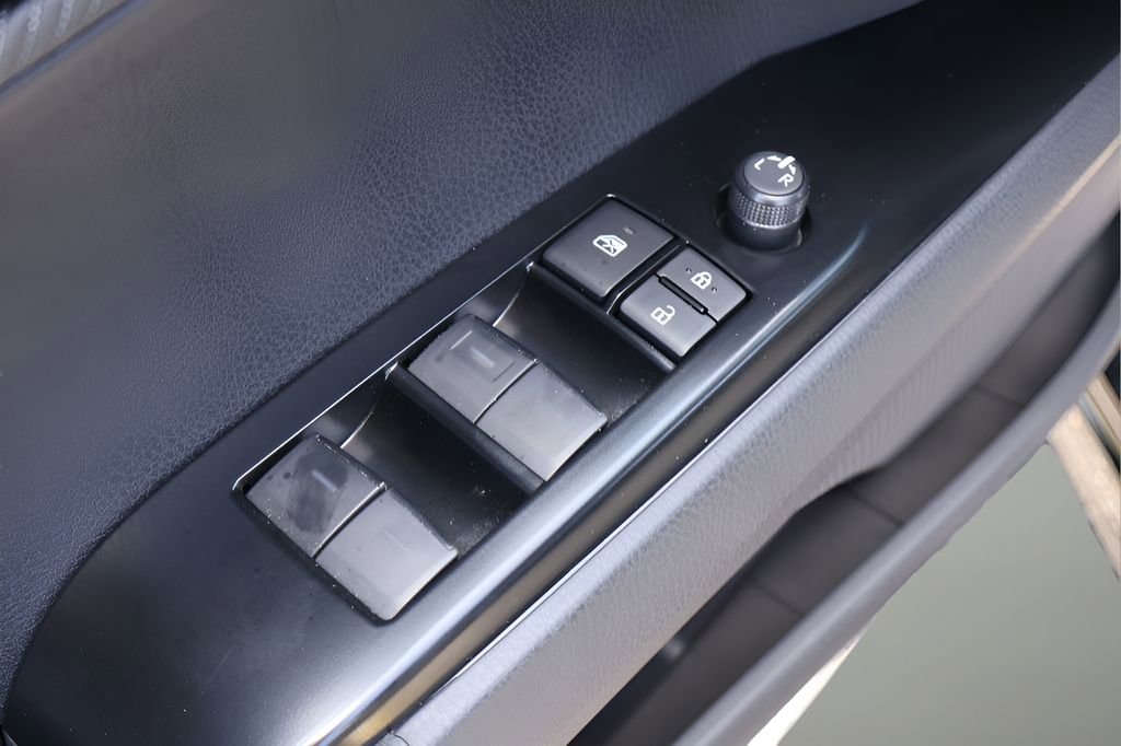 Used 2026 Toyota Camry SE FWD image 10