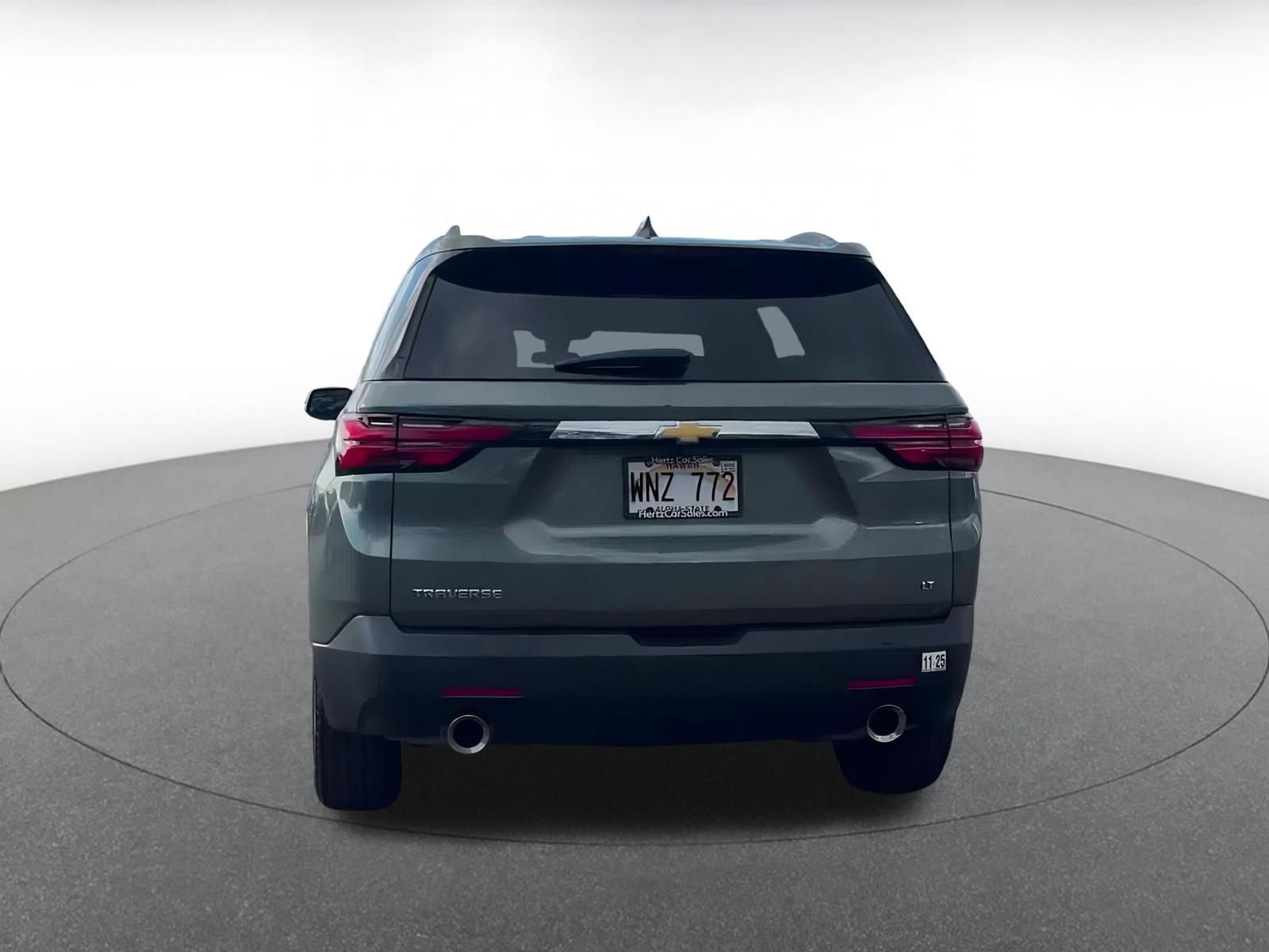 Used 2023 Chevrolet Traverse LT image 12