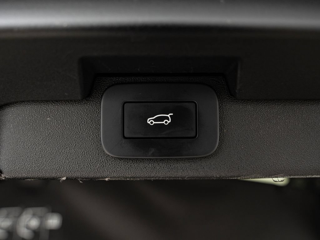 Used 2024 Land Rover Discovery Dynamic SE AWD/4WD image 22