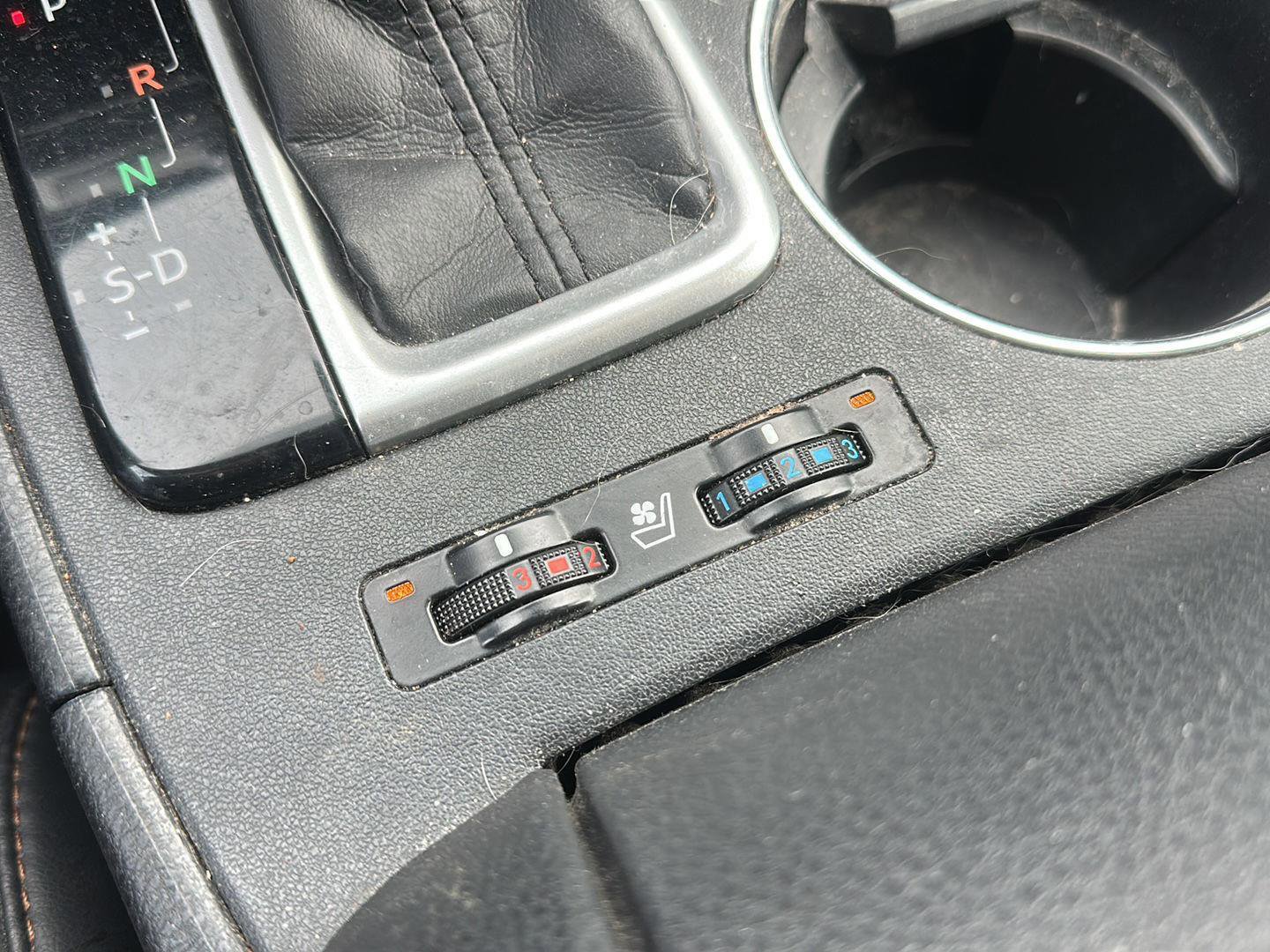 Used 2019 Toyota Highlander Limited image 23