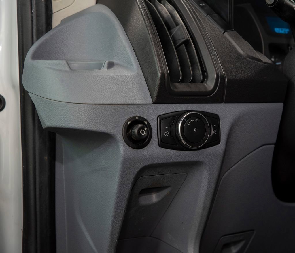 Used 2019 Ford Transit 250 130 Low Roof RWD image 8