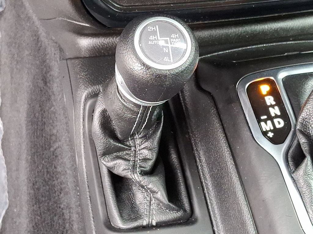 Used 2024 Jeep Wrangler Unlimited AWD/4WD image 22
