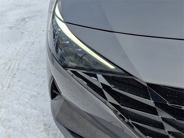 Certified 2023 Hyundai Elantra Limited w/ Preferred Accessory Package image 9