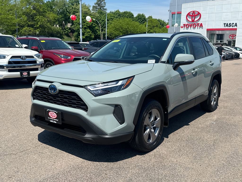 Used 2023 Toyota RAV4 XLE w/ Convenience Package AWD/4WD image 3