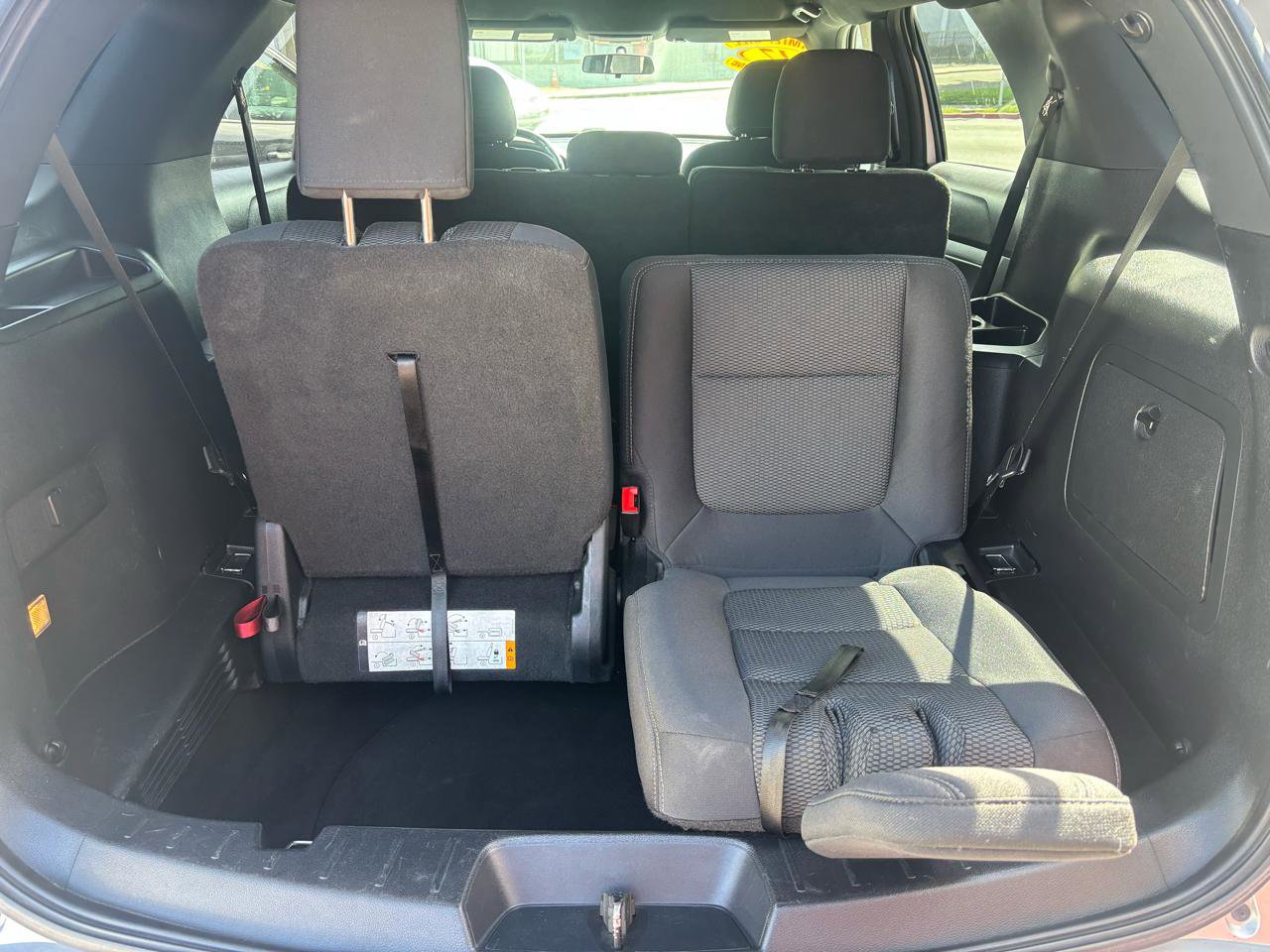 Used 2017 Ford Explorer XLT FWD image 6