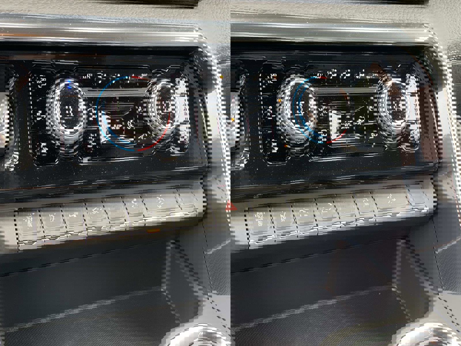 New 2026 GMC Sierra 2500 Denali w/ Denali Reserve Package image 16