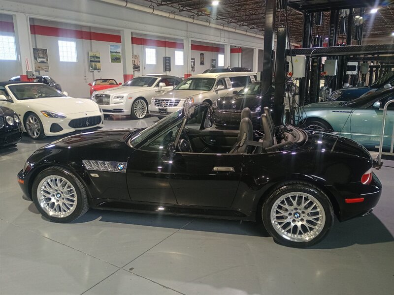 Used 2001 BMW Z3 3.0i RWD image 2