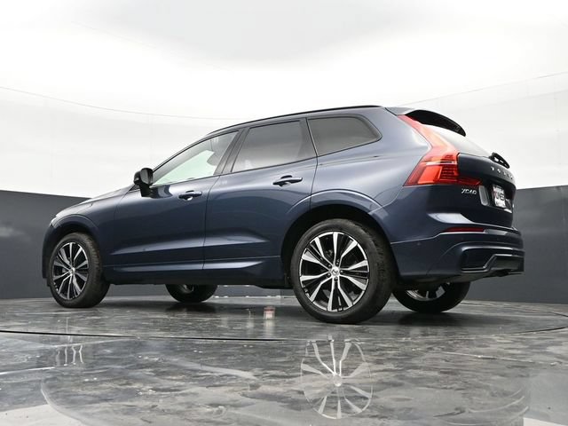 Used 2025 Volvo XC60 B5 Plus AWD/4WD image 39