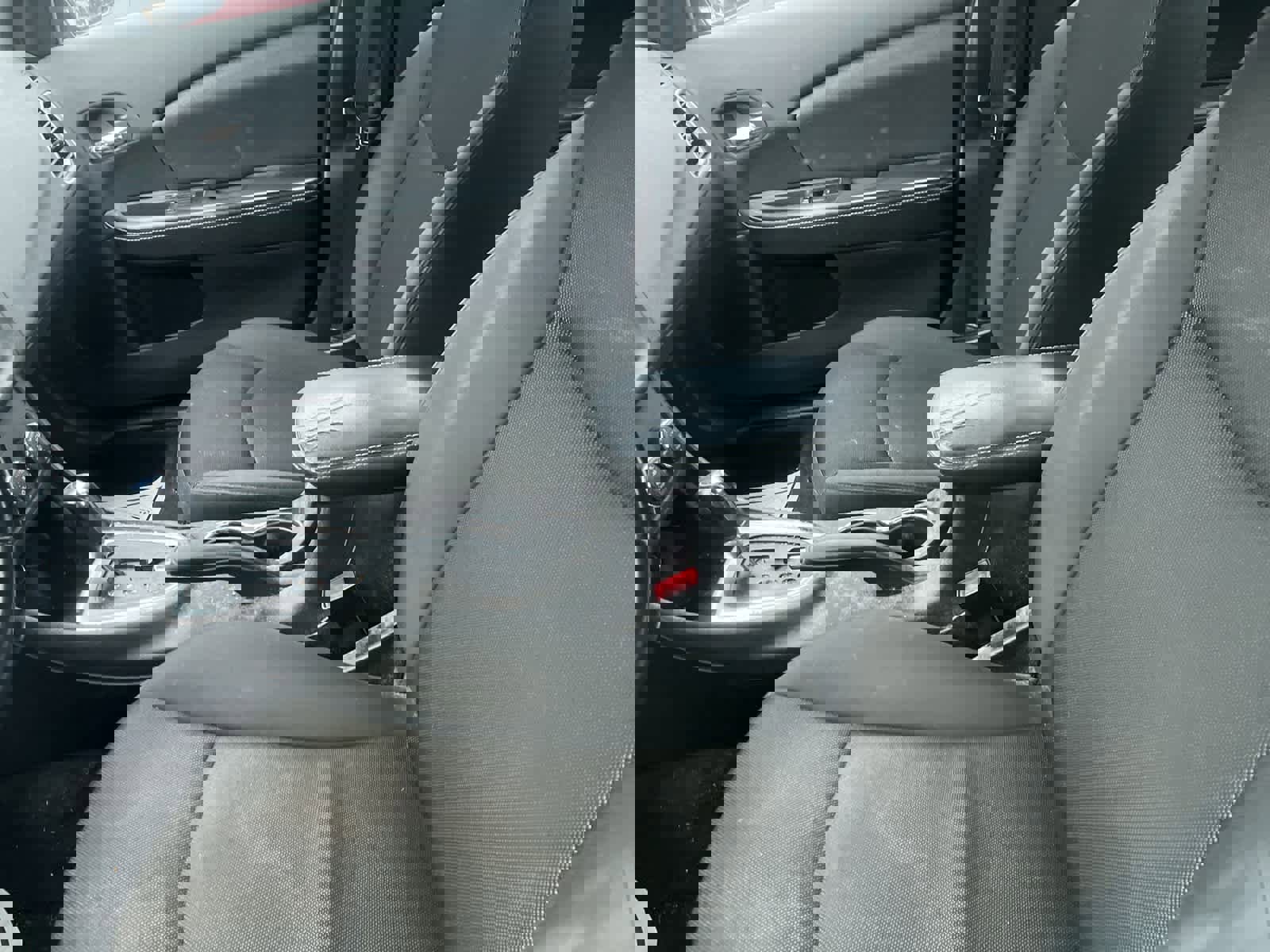 Used 2013 Dodge Avenger SXT image 24