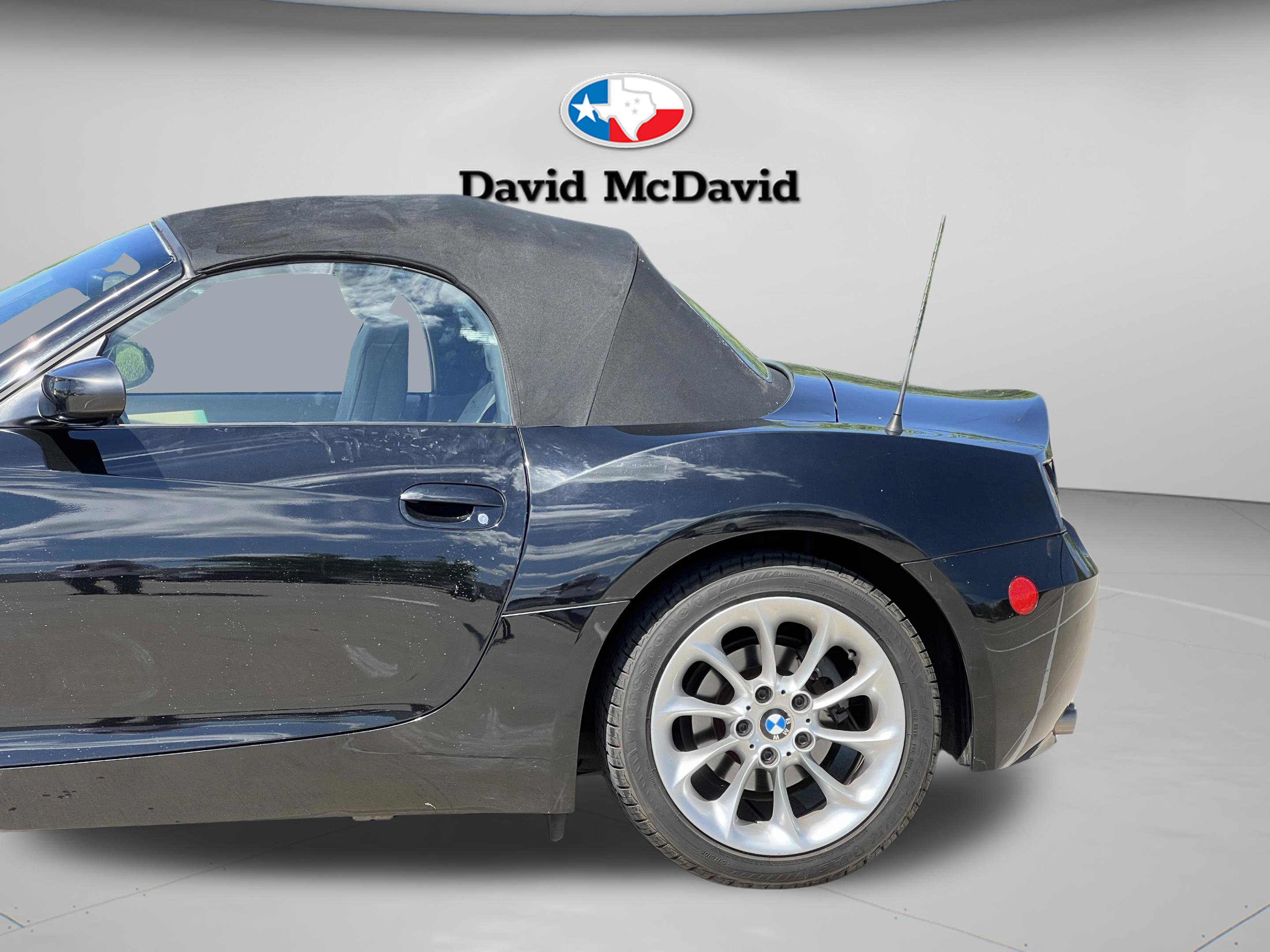 Used 2005 BMW Z4 2.5i image 25
