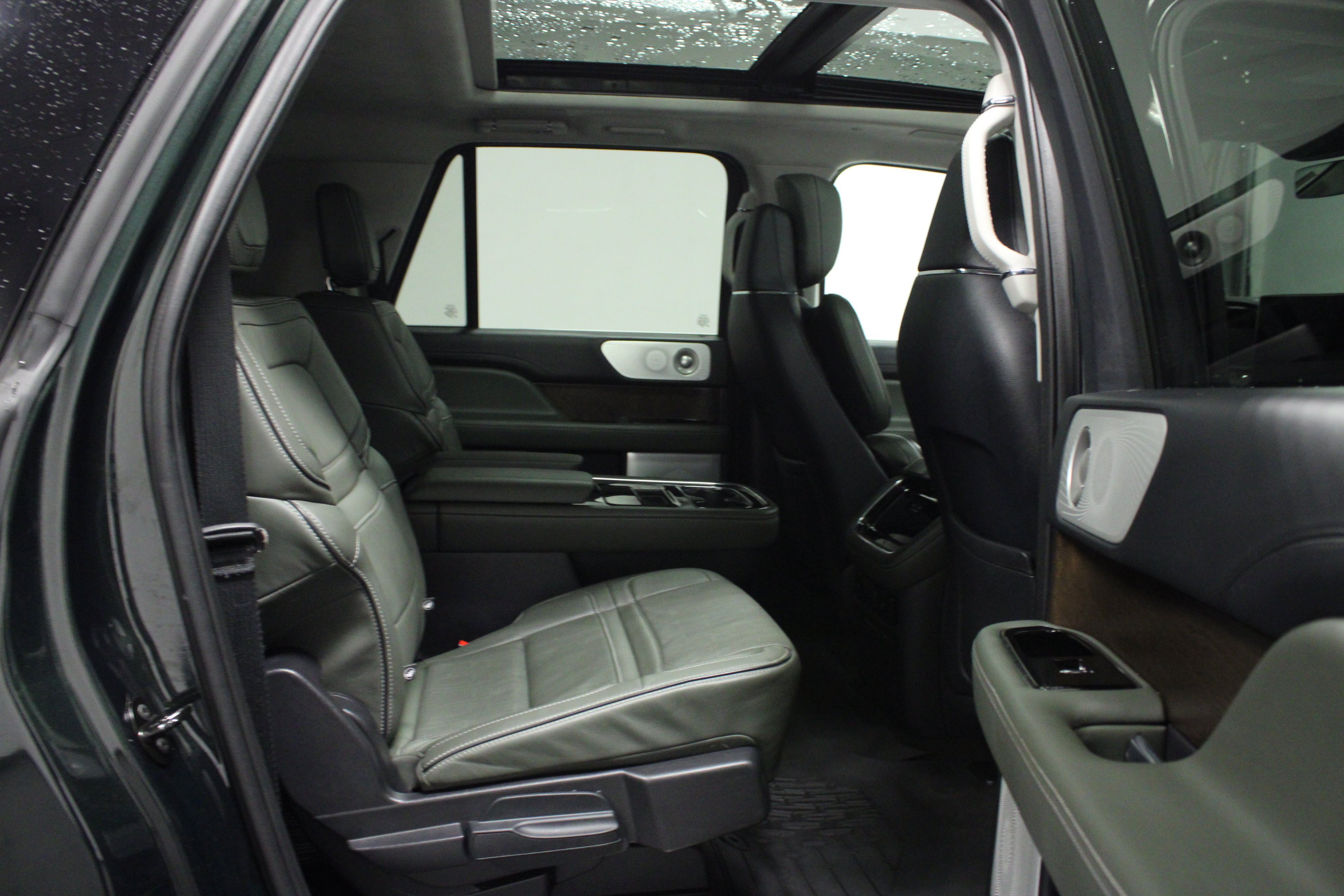 Used 2022 Lincoln Navigator L Black Label AWD/4WD image 16