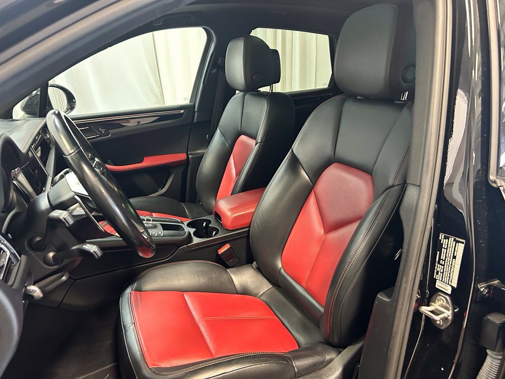 Certified 2021 Porsche Macan AWD/4WD image 5
