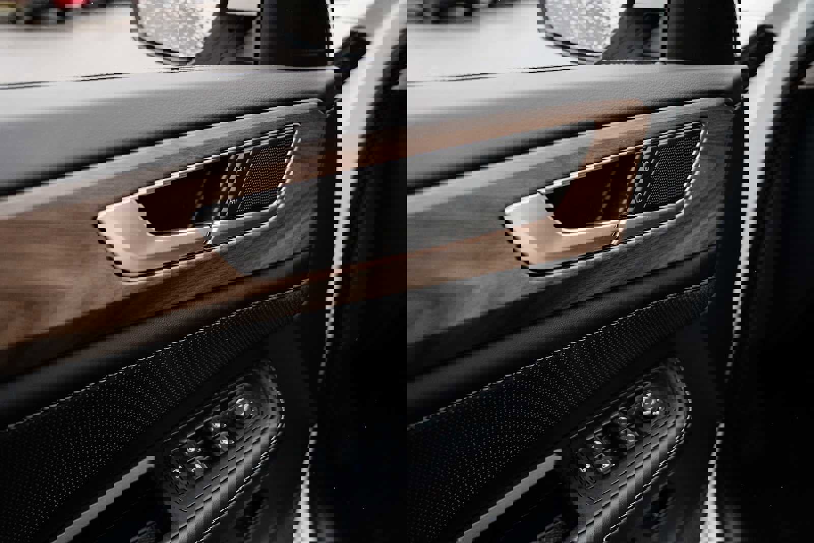 Used 2025 Volkswagen Atlas SE image 15