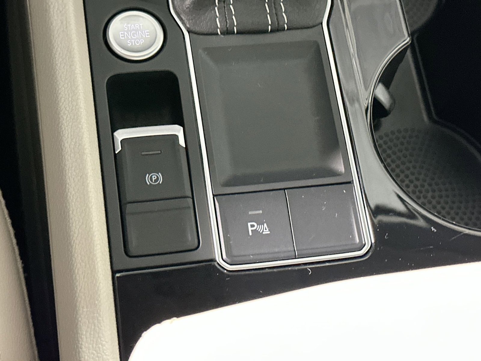 Used 2023 Volkswagen Atlas SE w/ Panoramic Sunroof Package image 25