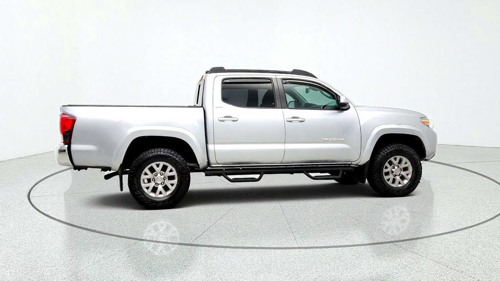 Used 2019 Toyota Tacoma SR5 AWD/4WD image 4