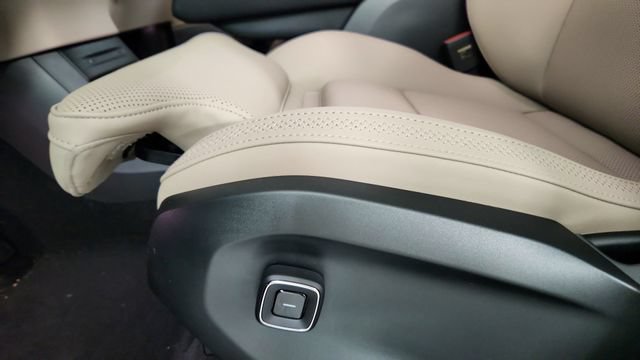 New 2026 Volvo EX90 Plus AWD/4WD image 14