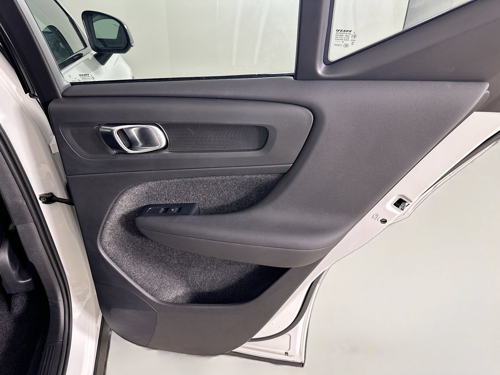 Used 2026 Volvo XC40 B5 Plus AWD/4WD image 41