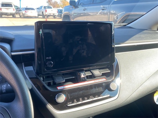 Used 2025 Toyota Corolla LE image 25