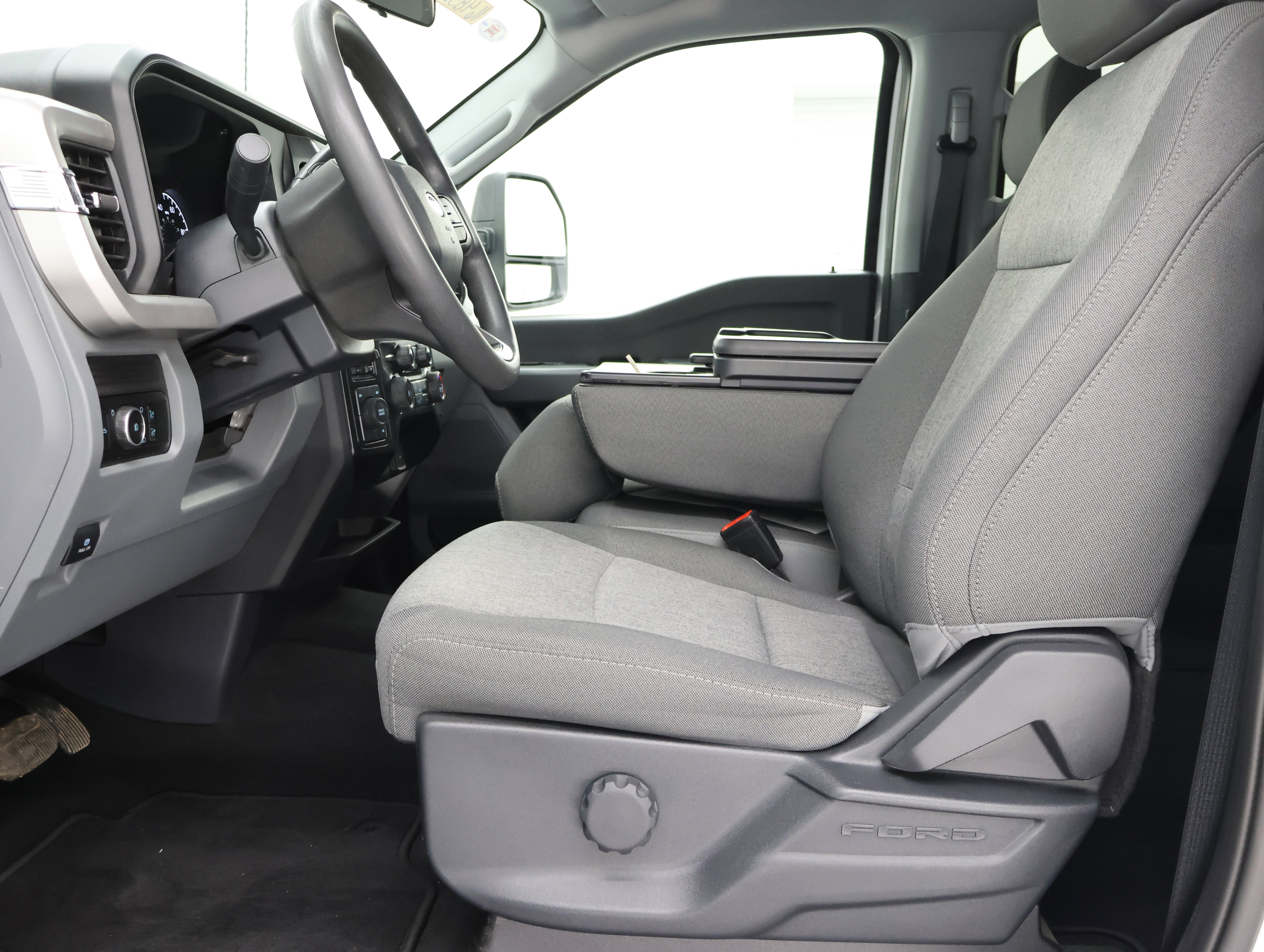 Used 2025 Ford F250 XL w/ STX Appearance Package AWD/4WD image 8