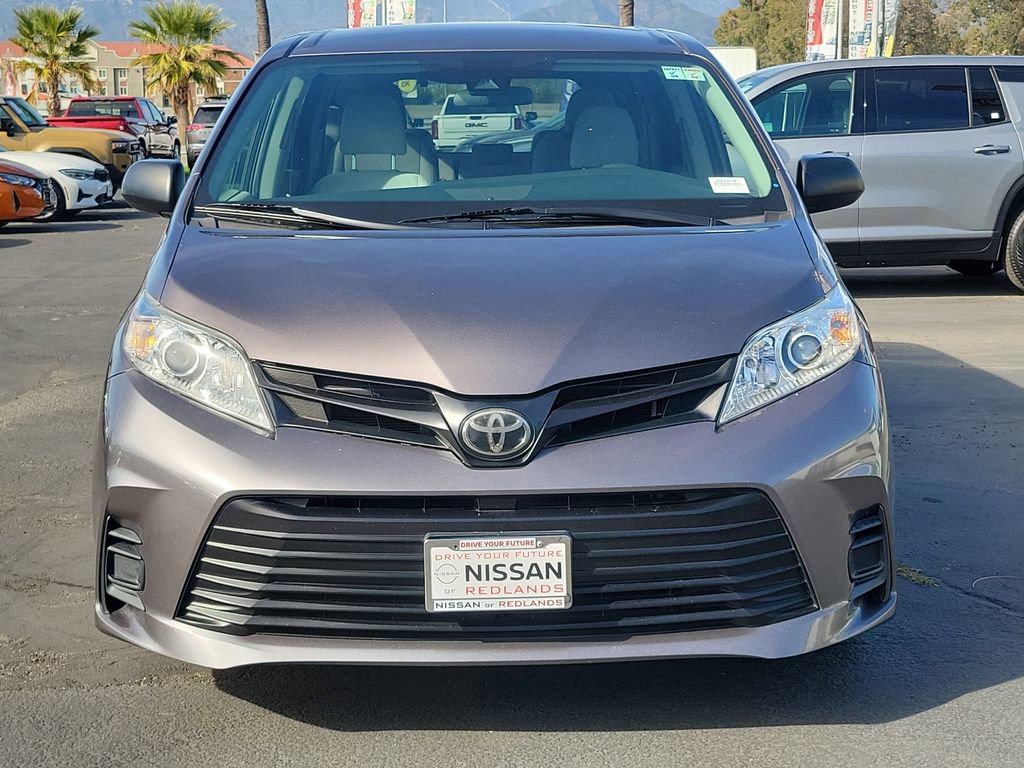 Used 2020 Toyota Sienna L w/ Carpet Mat Package FWD image 28