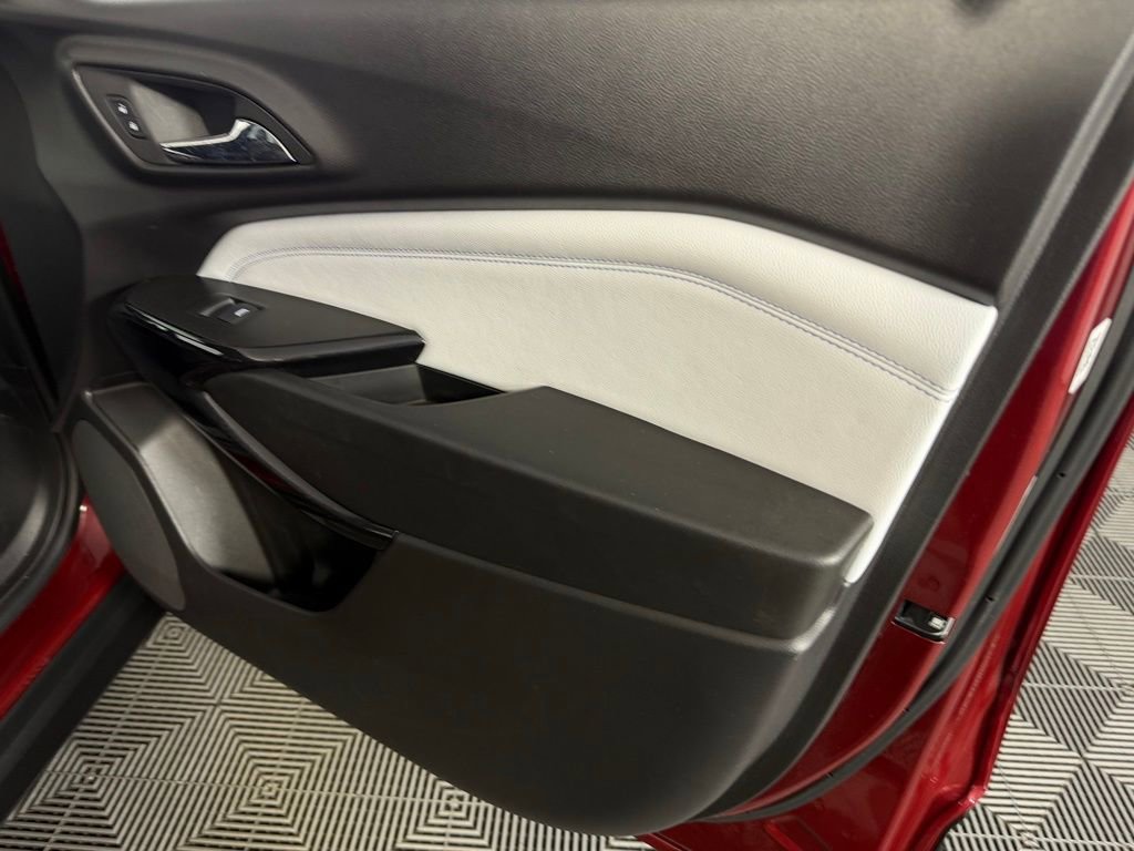 Used 2025 Chevrolet Trax LT image 30