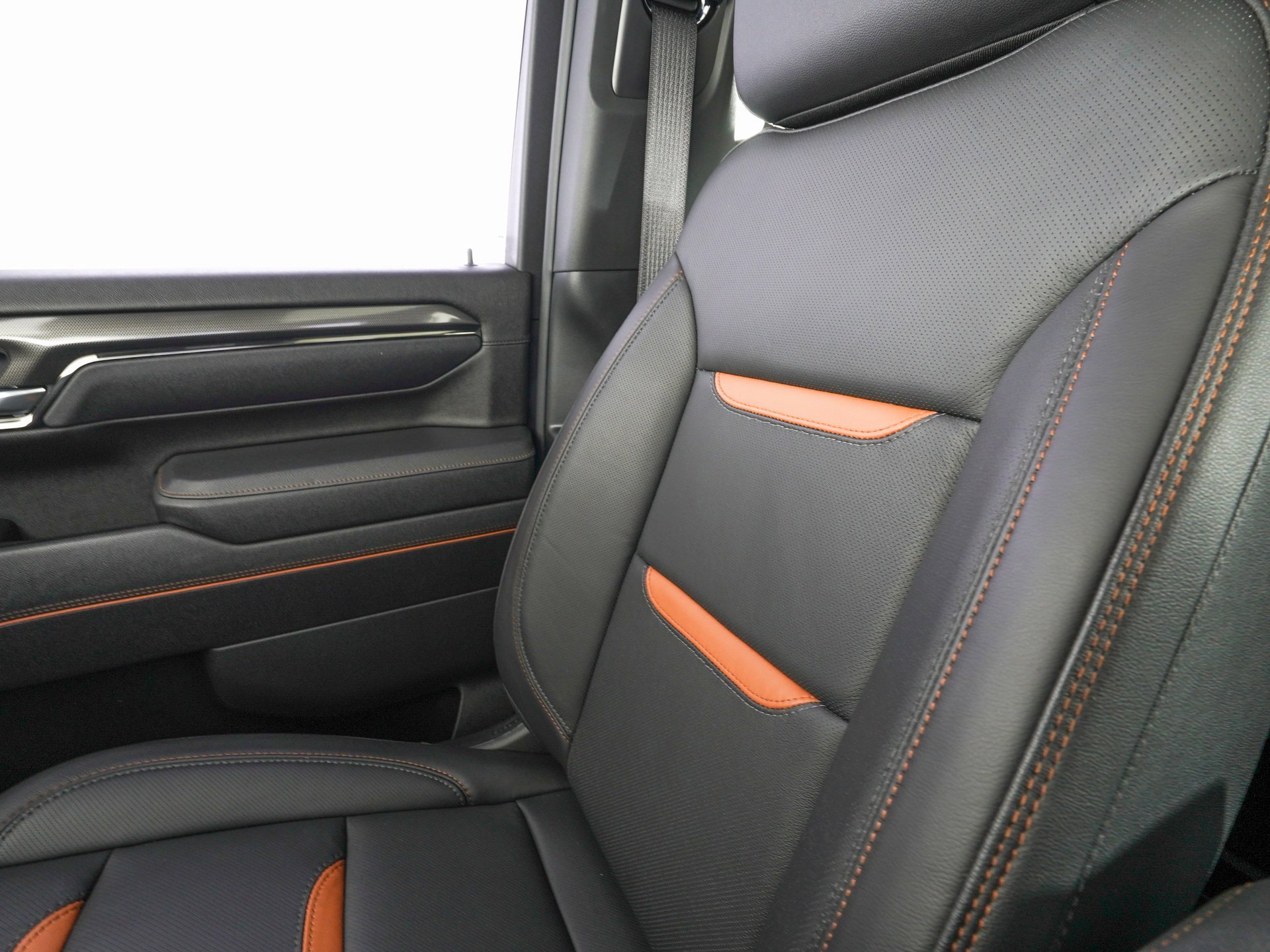 Used 2025 GMC Sierra 2500 AT4 w/ AT4 Premium Plus Package image 27