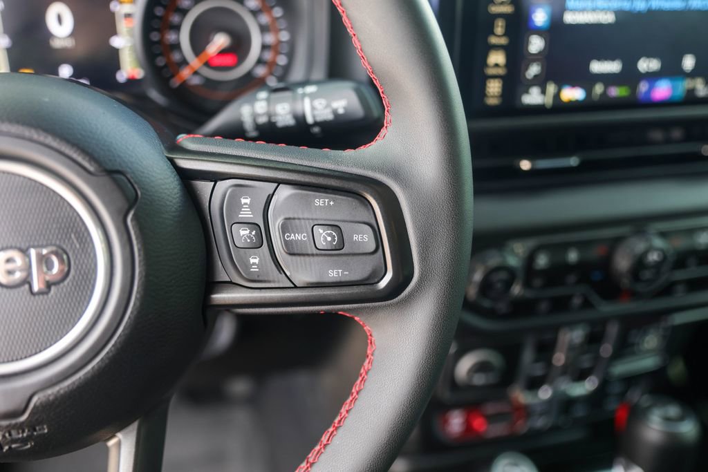 Used 2024 Jeep Wrangler Unlimited Rubicon w/ Convenience Group AWD/4WD image 13