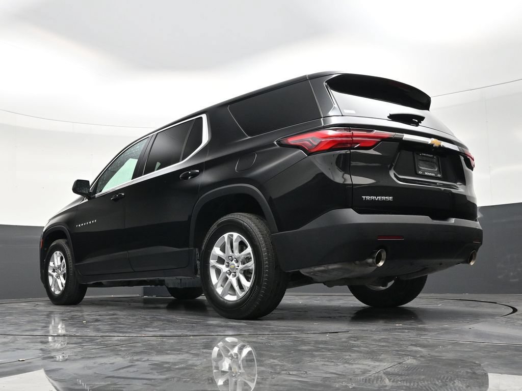 Used 2022 Chevrolet Traverse LS FWD image 21