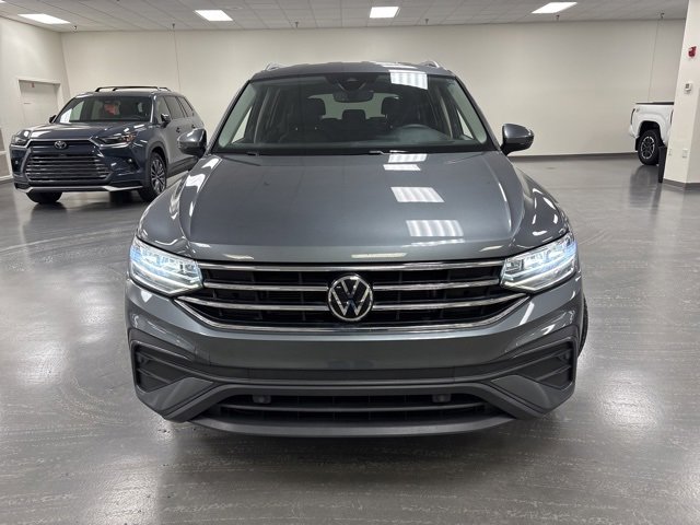 Used 2022 Volkswagen Tiguan SE image 2