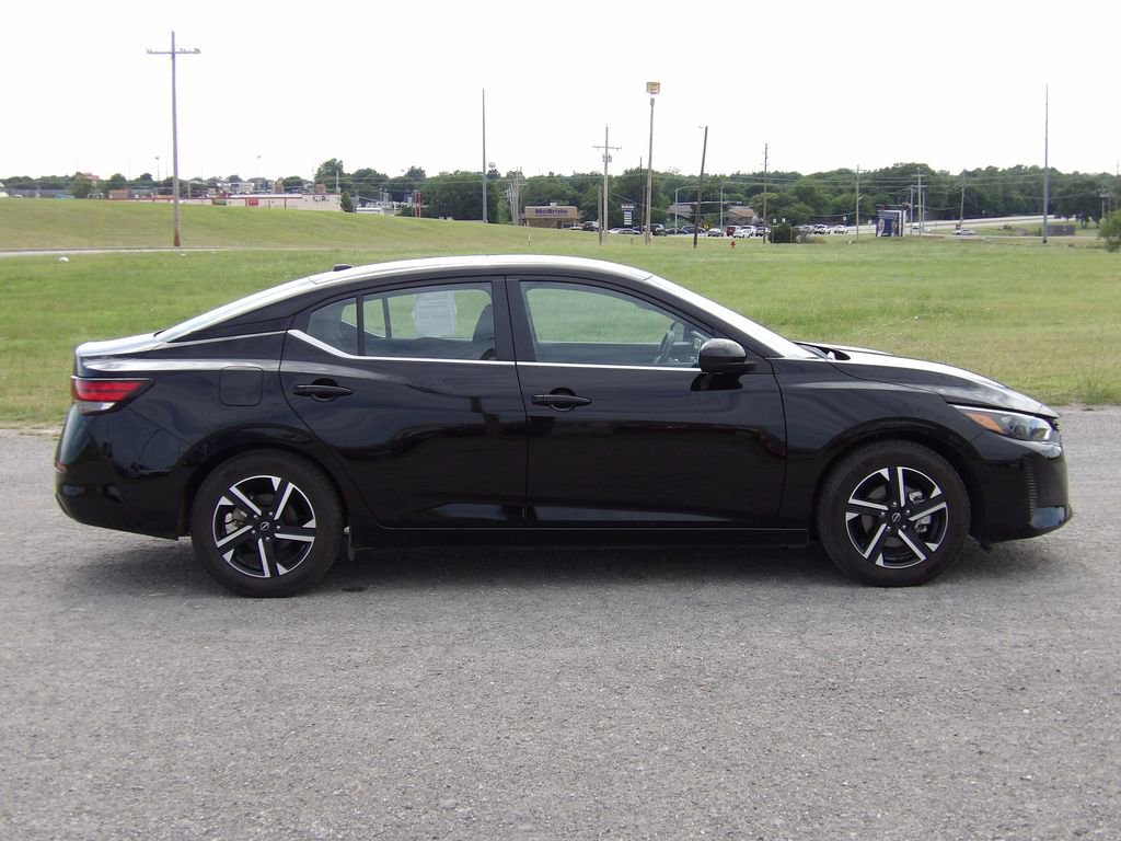 Used 2025 Nissan Sentra SV FWD image 5