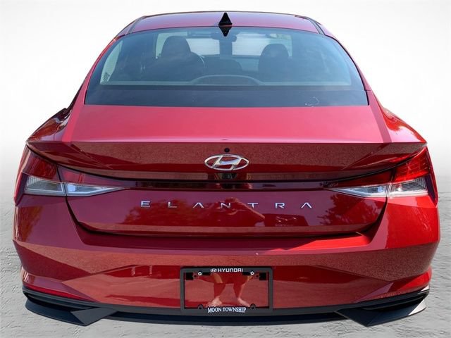 Certified 2023 Hyundai Elantra SEL w/ Cargo Package FWD image 4