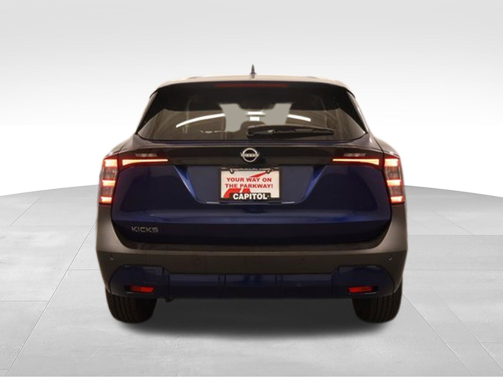 Used 2025 Nissan Kicks SV FWD image 3