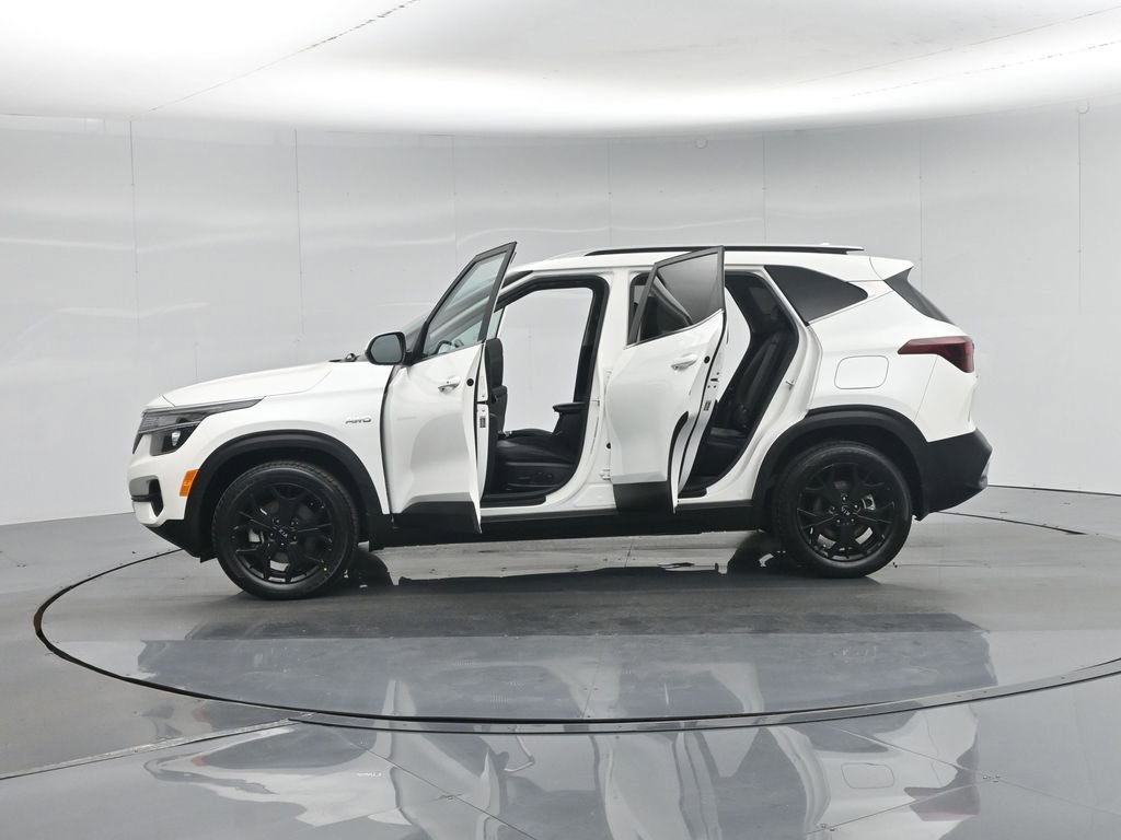 Used 2021 Kia Seltos EX image 5