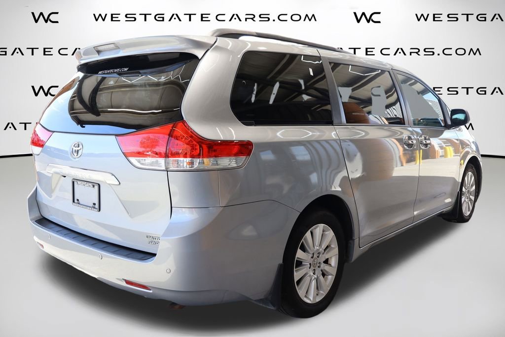 Used 2011 Toyota Sienna Limited w/ Premium Pkg image 34