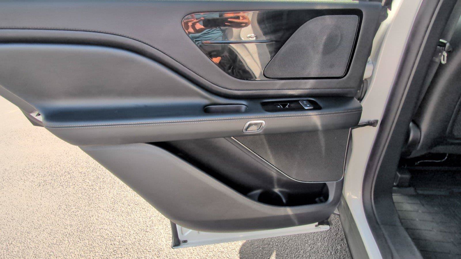 Used 2025 Lincoln Aviator AWD image 37