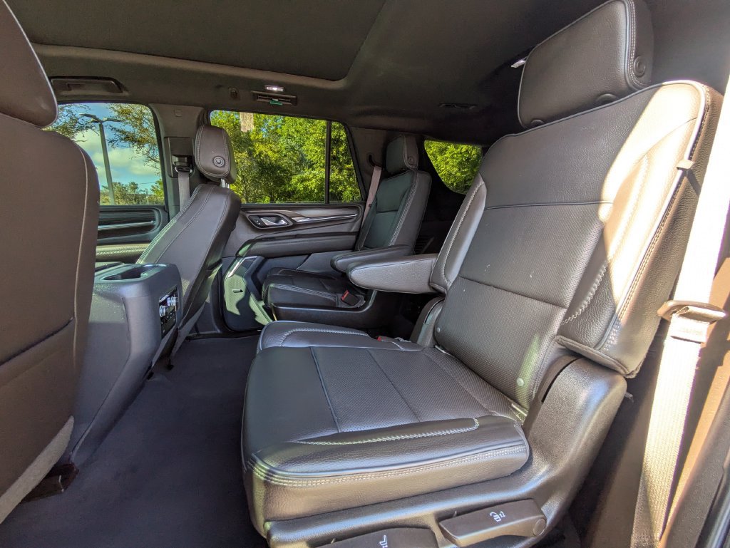 Used 2021 GMC Yukon Denali w/ Denali Premium Package AWD/4WD image 19