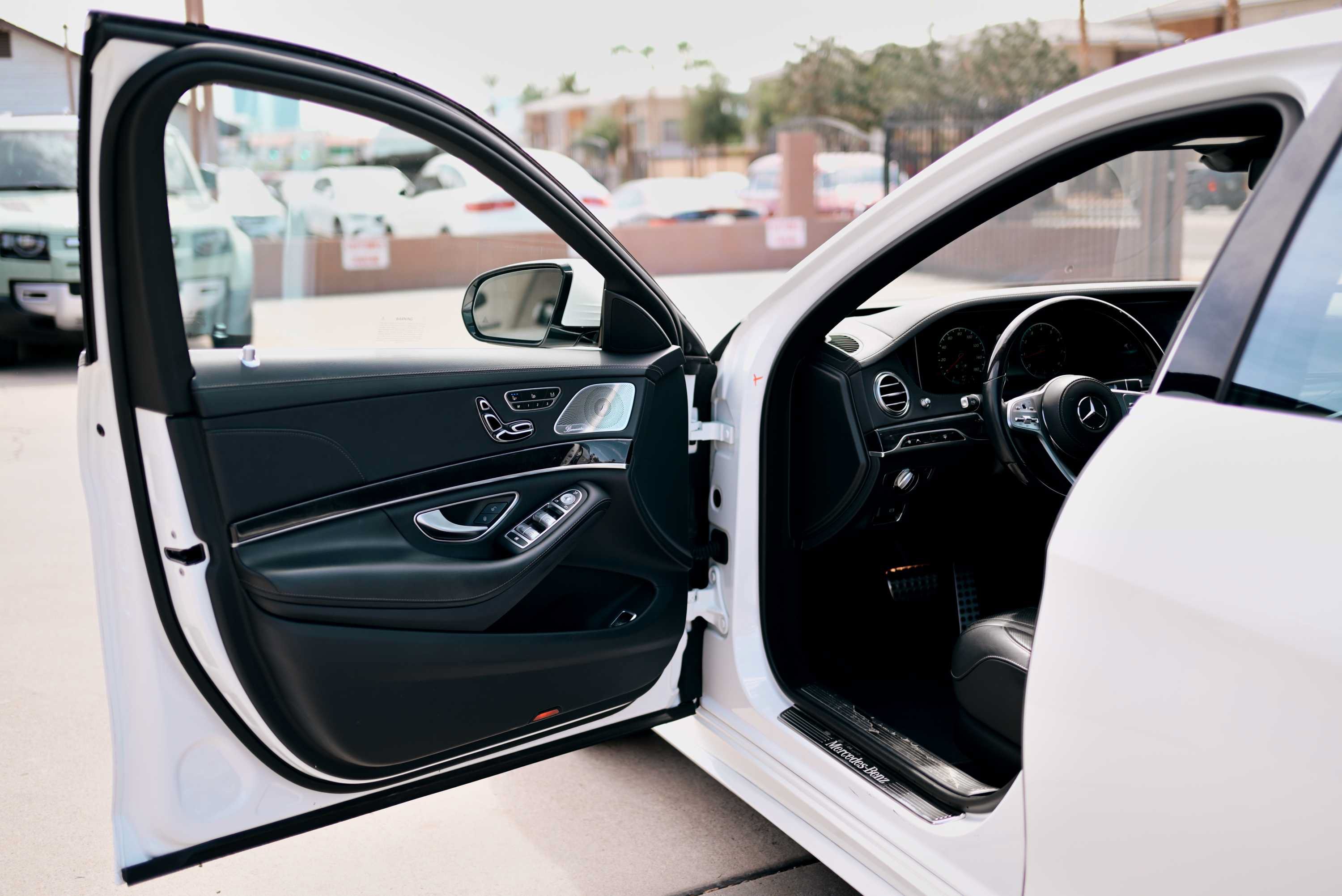 Used 2019 Mercedes-Benz S 560 Sedan w/ AMG Line Exterior image 6