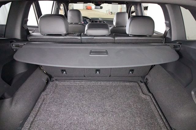 Used 2024 Volkswagen Tiguan SEL R-Line w/ MDO Package, Two-Row AWD/4WD image 29