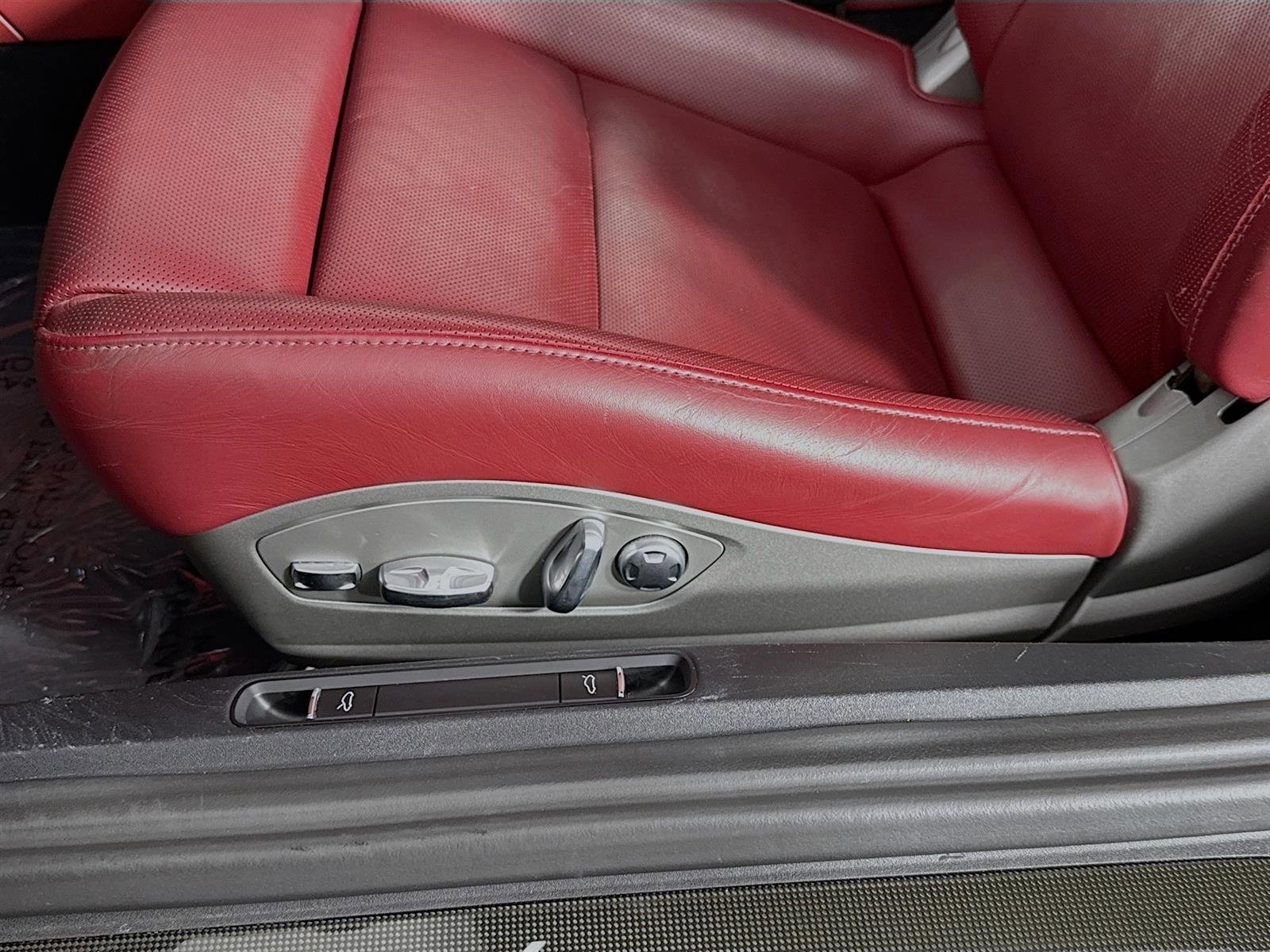 Used 2019 Porsche 911 Turbo image 22