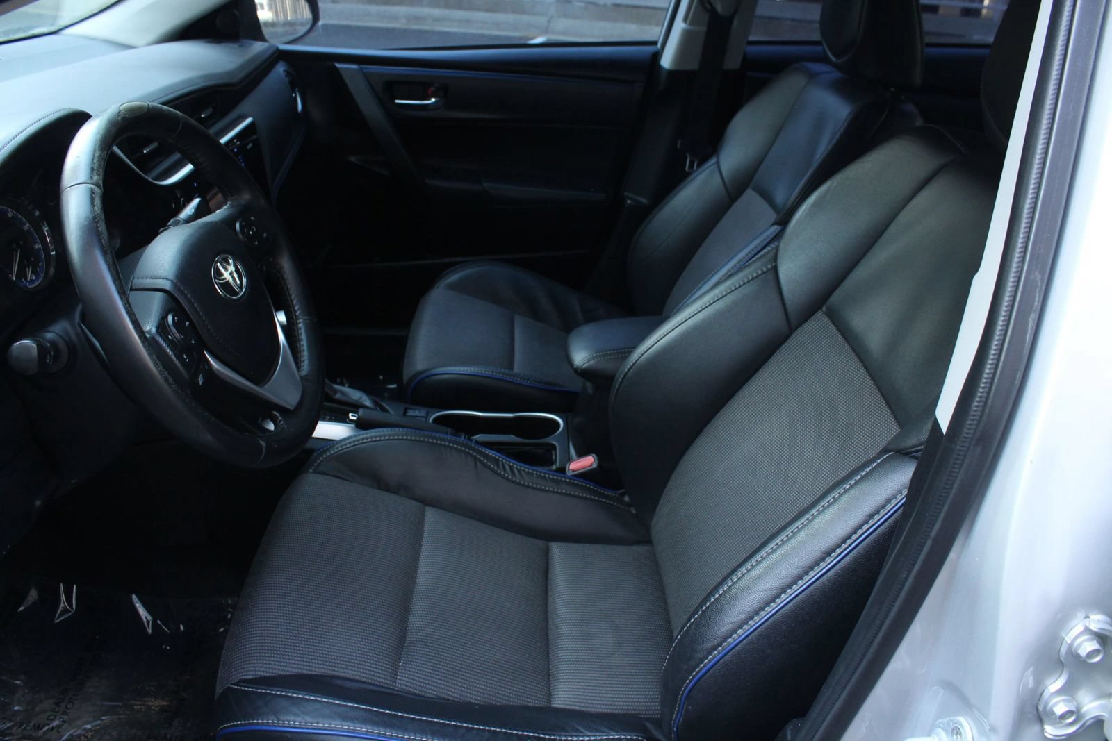 Used 2017 Toyota Corolla SE FWD image 14