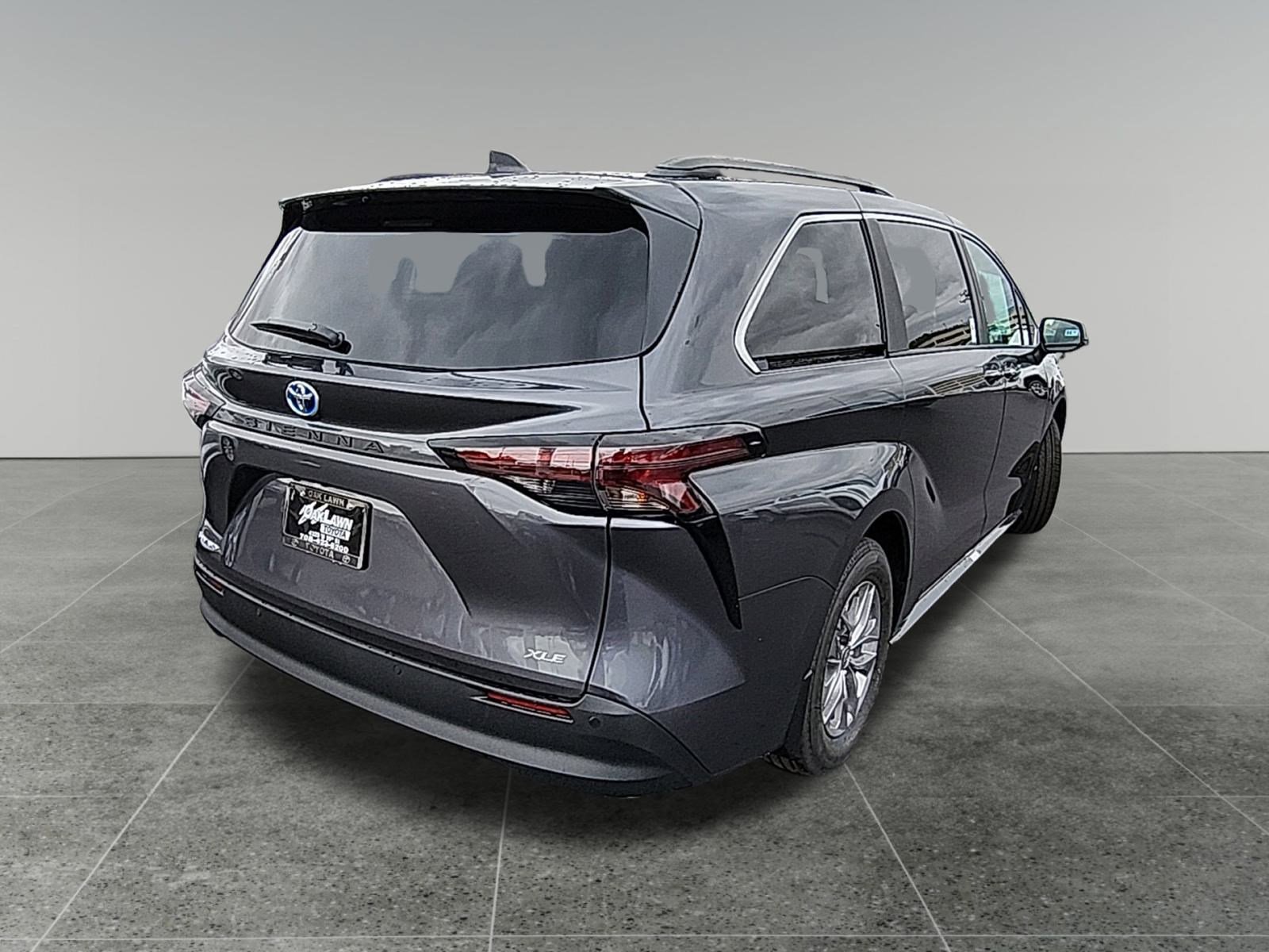 New 2025 Toyota Sienna XLE image 7