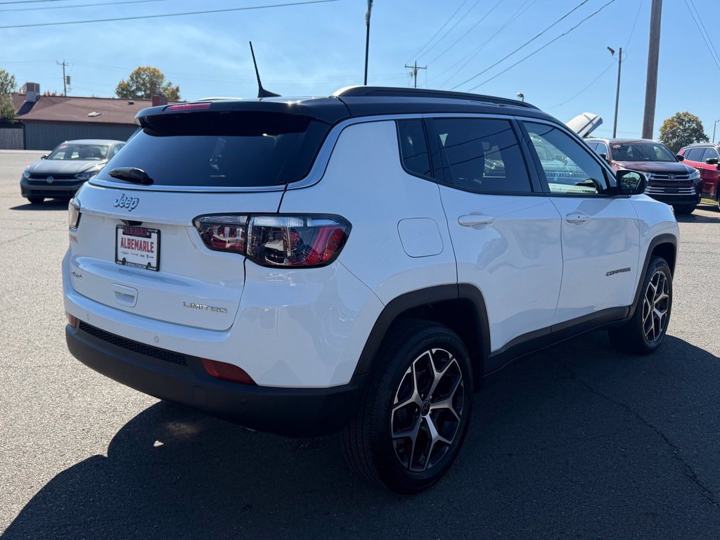 Used 2025 Jeep Compass Limited AWD/4WD image 3