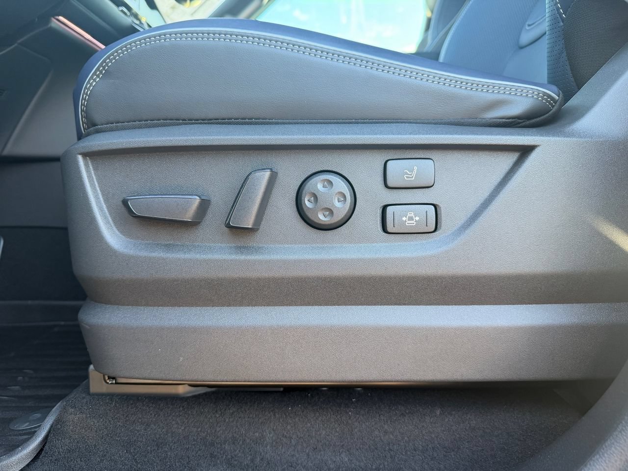 New 2027 INFINITI QX80 Sensory AWD/4WD image 16