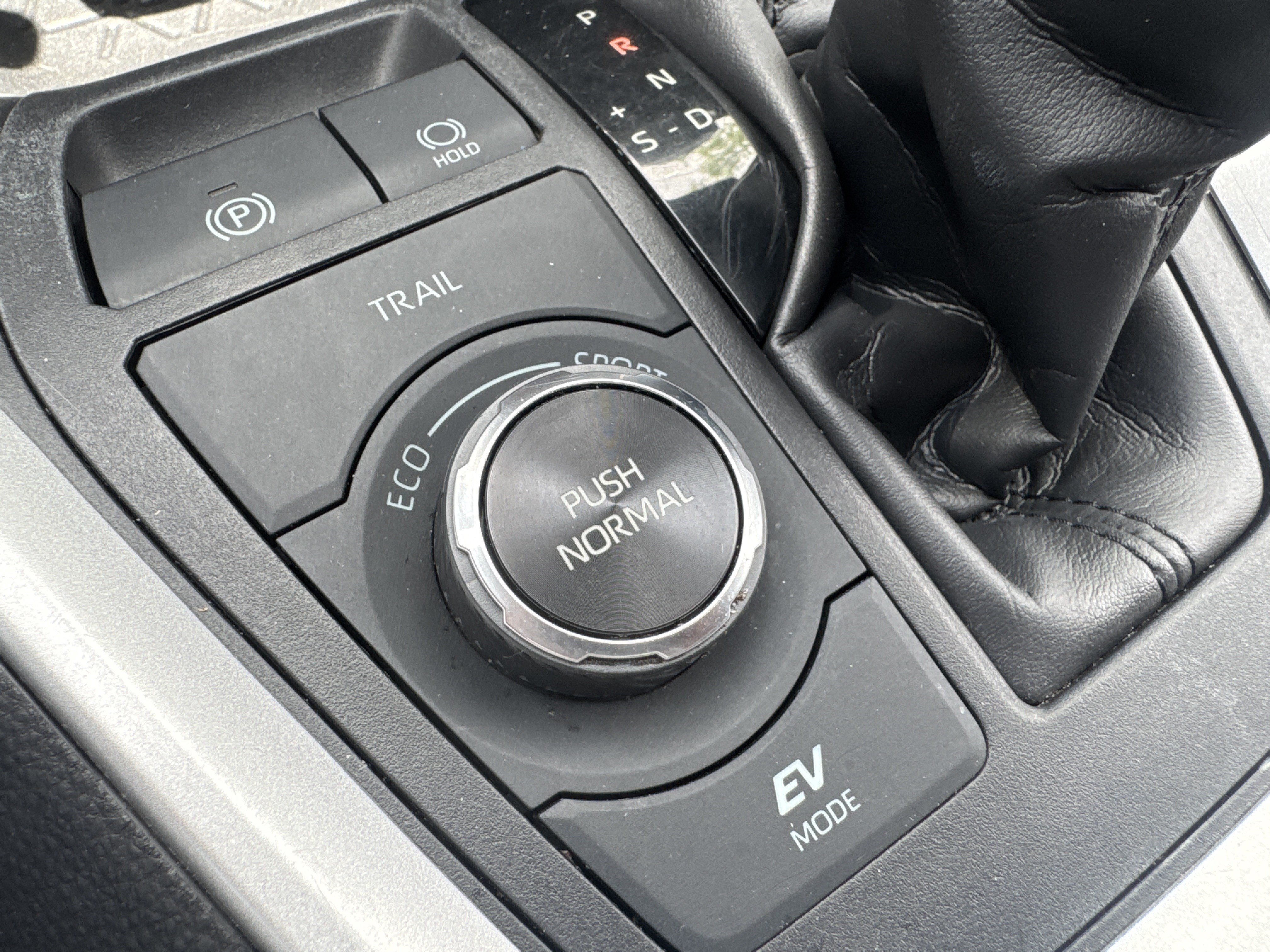 Certified 2024 Toyota RAV4 LE AWD/4WD image 37